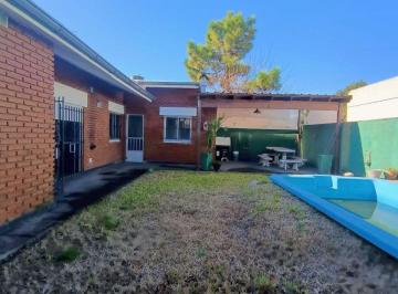 Casa · 149m² · 4 Ambientes · 1 Cochera · Venta Casa V. Ballester 4amb Jardín Pileta - Credito