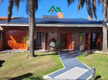 Casa · 354m² · 5 Ambientes · 3 Cocheras · Casa en Venta en Tablada Park 3 Dorm., Pileta, Quincho Apta Crédito