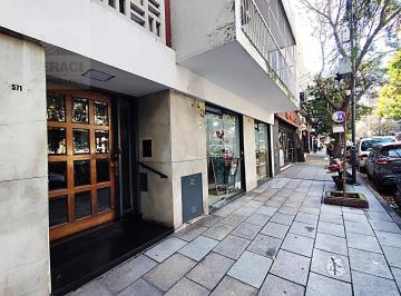 Departamento · 65m² · 3 Ambientes · Departamento de 3 Ambientes Al Frente con Balcón en Caballito
