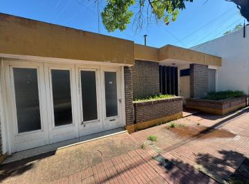 Casa · 161m² · 5 Ambientes · 1 Cochera · Casa Rafaela Castellanos 3 Dorm. Todos Los Servicios Apto Crédito Hipotecario Céntrica