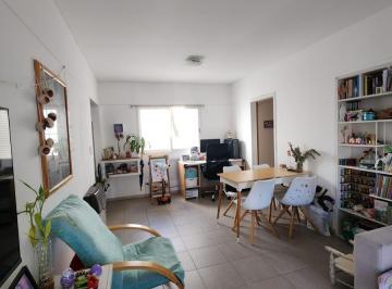 Departamento · 65m² · 3 Ambientes · Departalquiler Depto. Pichincha 2 Dorm. Rodriguez Al 600 con Terraza y Parrilla. Amento