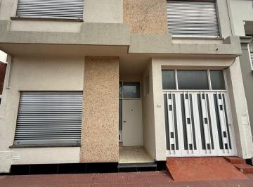 Casa de 6 ambientes, Rafaela · Hermosa Casa de 3 Dorm. en Venta - Barrio 9 de Julio