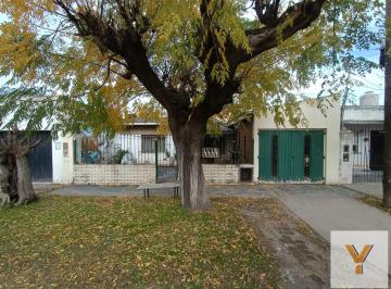 Casa · 45m² · 3 Ambientes · Casa en Venta - 2 Dorm. 2 Baños - Almirante Brown
