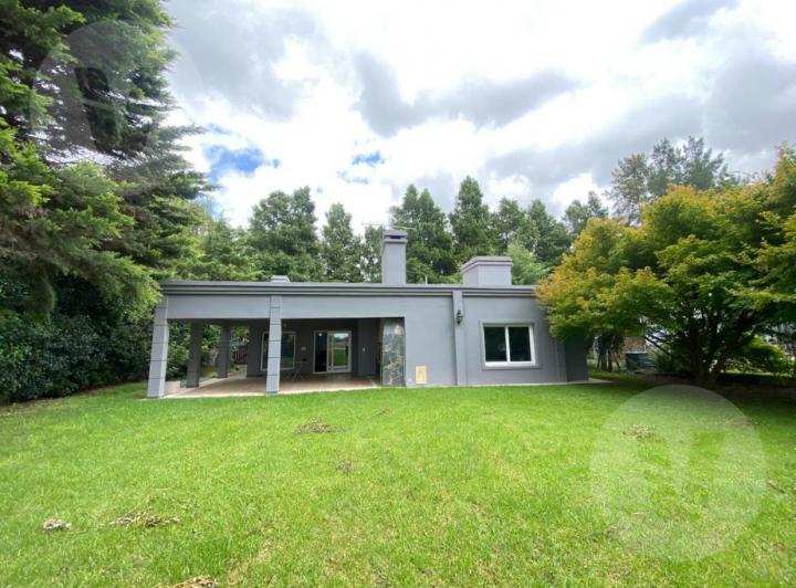 Casa · 148m² · 4 Ambientes · 1 Cochera