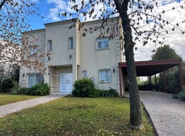 Casa de 4 ambientes, Pilar · Casa 4 Dorm. Santa Guadalupe Pilar del Este