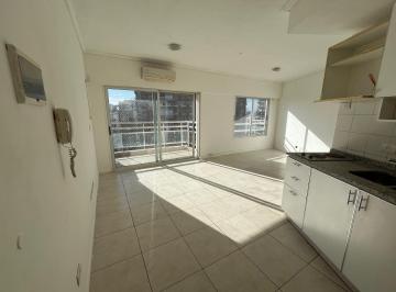 Departamento en Alquiler de 1 ambiente Parque Rivadavia · Monoambiente Muy Luminoso, Excelente Ubicación, Apto Profesional.