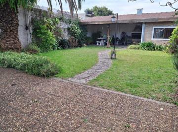 Casa · 74m² · 3 Ambientes · 3 Cocheras · Venta Casa 3 Ambientes Haedo Norte - Apto Credito Hipotecario