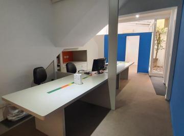 Oficina comercial · 67m² · 4 Ambientes · Excelente Oficina en Pb a La Calle!