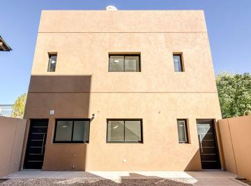 PH de 4 ambientes, Vicente López · Excelente Casa PH a Estrenar - 3 Dorm - 2 Baños - Toilette - Jardín Privado - Parrilla - Cochera