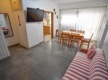 Departamento de 3 ambientes, Miramar · Departamento en Pleno Corazón de Miramar, Sobre Peatonal, Frente Al Mar