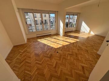 Departamento · 119m² · 3 Ambientes · Departamento en Barrio Norte a La Vta, 3 Amb, con Balcón Al Frente!