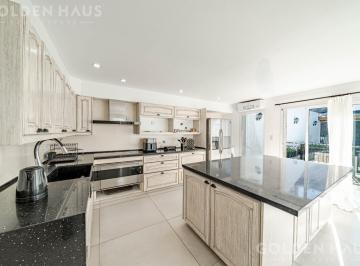 Casa · 375m² · 6 Ambientes · 2 Cocheras · Casa en Villa Luro