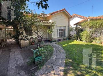 Casa · 112m² · 3 Ambientes · 1 Cochera · Venta Casa 3 Ambientes en Bella Vista Apto Credito