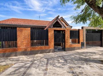 Casa · 180m² · 4 Ambientes · 3 Cocheras · Casa | 4 Ambientes | Piscina | Quincho | Cochera | Ituzaingó Norte