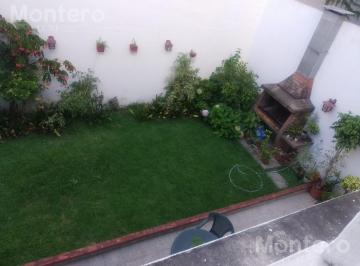 Casa · 218m² · 4 Ambientes · 1 Cochera · Venta de Casa en Nuñez de 3 Ambientes y Dependencia con Jardin con Parrilla y Cochera