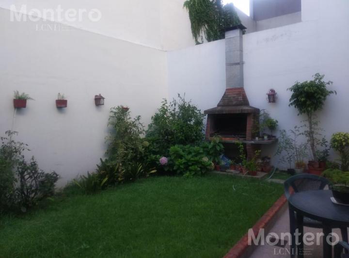 Venta de Casa en Nuñez de 3 Ambientes y Dependencia con Jardin con Parrilla y Cochera