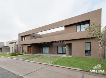 Casa · 128m² · 4 Ambientes · 2 Cocheras · Venta / Permuta - Casa 3 Dorm. a Estrenar con Galería y Parrillero - Don Mateo, Funes.