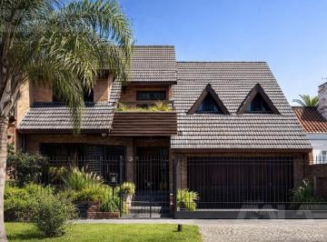 Casa · 315m² · 5 Ambientes · 4 Cocheras · Casa en Venta | 5 Ambientes | Piscina | Quincho | Gran Oportunidad | Ituzaingo Norte