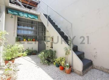 Casa · 80m² · 4 Ambientes · 1 Cochera · Venta Casa 4 Ambientes C/ Parrila y Terraza en Parque Cha