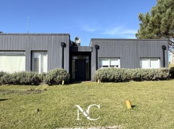 Casa · 135m² · 4 Ambientes · Casa en Venta en Costa Esmeralda