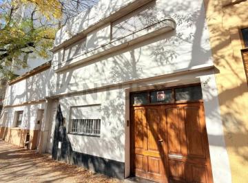 PH · 105m² · 6 Ambientes · 1 Cochera · 42 Entre 10 y 11, PH en Venta, La Plata.