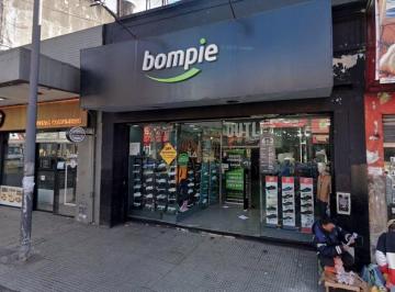 Local comercial · 210m² · Alquiler de Gran Local con Vidriera Al Frente en Constitución, Capital Federal