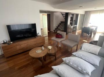 Casa de 8 ambientes, Córdoba · Oportunidad! Hermosa Casa Tres Dorm. - Pileta - Urca