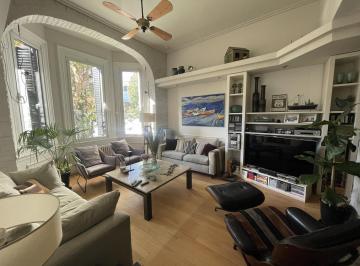 Casa · 300m² · 7 Ambientes · 3 Cocheras · Venta de Casa 7 Ambientes Estilo Inglés Reciclada en Villa Devoto