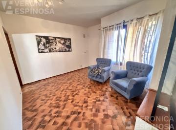 Casa · 110m² · 3 Ambientes · 2 Cocheras · Casa en Moron Sur