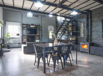 Casa · 250m² · 5 Ambientes · 2 Cocheras · Venta - Casa de 3 Dorm. con Jardín y Piscina. Ibarlucea.