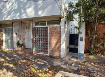 PH · 66m² · 3 Ambientes · PH en Venta. Excelente Ubicación. a Refaccionar, Oportunidad. Lomas Oeste.