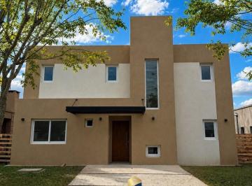 Casa · 171m² · 6 Ambientes · 1 Cochera · Casa en Venta en San Pablo, Pilar, G. B. a. Zona Norte