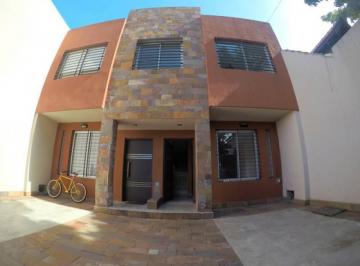 Casa · 150m² · 3 Dormitorios · Duplex de 4 Ambientes en Inmejorable Zona de Florida Mitre