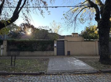 Casa · 200m² · 5 Ambientes · 2 Cocheras · Adrogue Casa en Venta 4 Dorm Piscina Jardin Cancha de Futbol