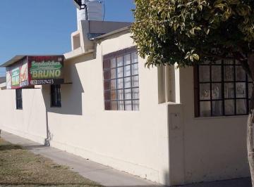 Casa de 6 ambientes, Córdoba · Casa Esquina en Venta, 225 m² Superficie Total, Héroes de Malvinas / Santa Isabel
