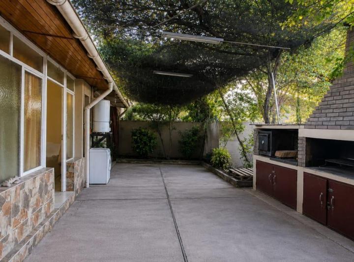 Bodega-Galpón · 100m² · 5 Ambientes