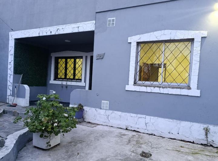 Casa en alquiler en Monte Grande · 3 ambientes