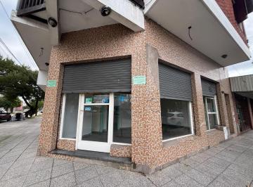 Local comercial · 4 Ambientes · Local en Bernardino Rivadavia