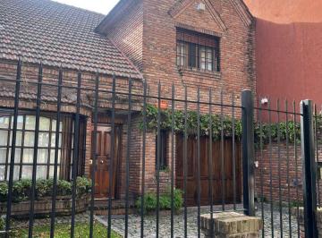 Casa de 6 ambientes, Villa Devoto · Villa Devoto - Excelente Chalet de 2 Plantas con Pileta, quincho y Parrilla
