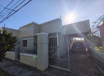 Casa · 125m² · 3 Ambientes · 1 Cochera · Casa en Venta en Barrio Zapiola