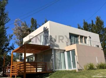 Casa · 100m² · 4 Ambientes · 132 y 476 Casa Duplex 3 Dorm. en Alquiler Barrio El Cauce City Bell