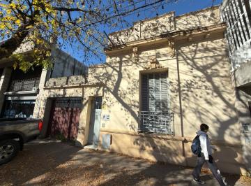 Casa · 150m² · 4 Ambientes · Alquiler Venta Casa o Terreno en Echesortu Múltiples Usos