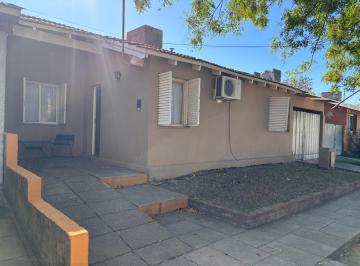 Casa · 240m² · 5 Ambientes · 1 Cochera · Casa en Lincoln