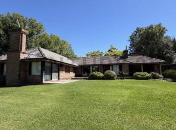 Casa · 190m² · 5 Ambientes · 3 Cocheras · Venta Casa Los Cardales Country Club. Doble Lote Al Golf.