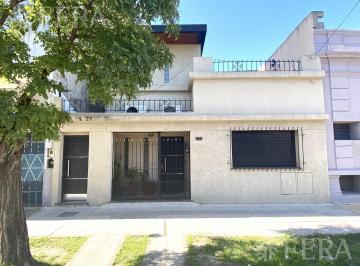 Casa · 184m² · 6 Ambientes · Venta Casa Para Dos Familias con Quincho en Wilde