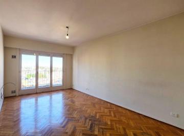 Departamento de 3 ambientes, Parque Chacabuco · Muy Lindo Depto Al Cfte con Bcon Vista Abierta!