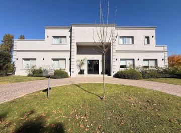 Casa de 7 ambientes, Pilar · Casa en Venta 7 Ambientes en Pilar del Este