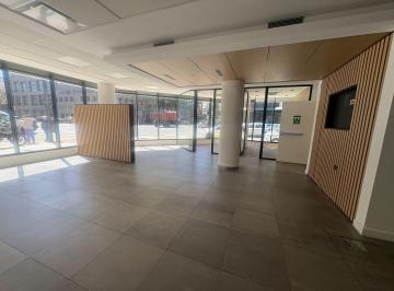 Local comercial · 176m² · 5 Ambientes · Excelente Local Comercial en Esquina en Parque Patricios