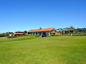 Casa · 700m² · 6 Ambientes · 3 Cocheras · 5 Dorm. | Rambla Lorenzo Batlle Pacheco
