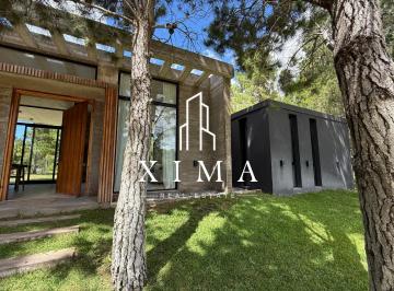 Casa · 1000m² · 4 Ambientes · Casa en Venta en Barrio Villa Robles